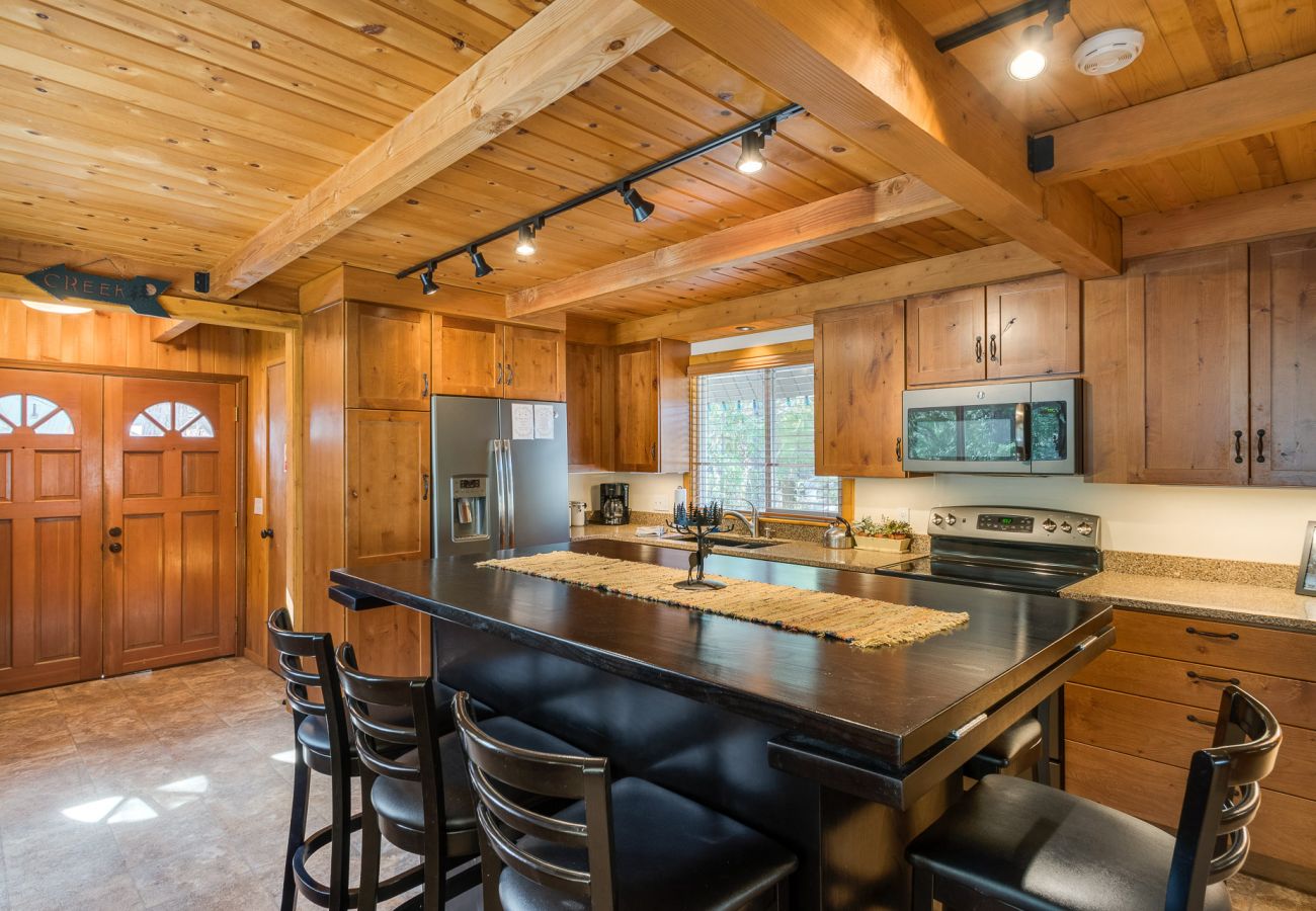 Cabin in Leavenworth - Icicle Riverhaus