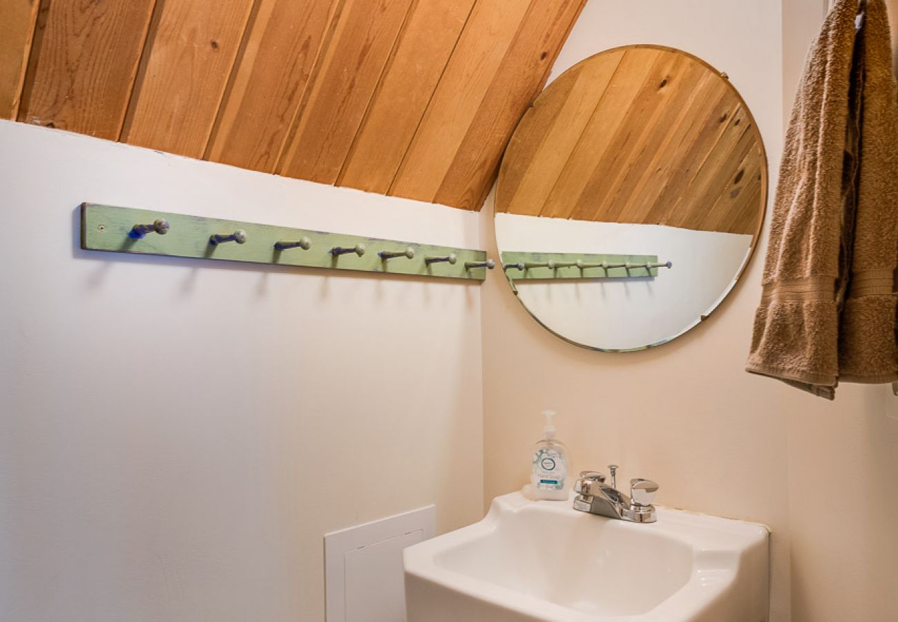 Cabin in Leavenworth - Icicle Riverhaus