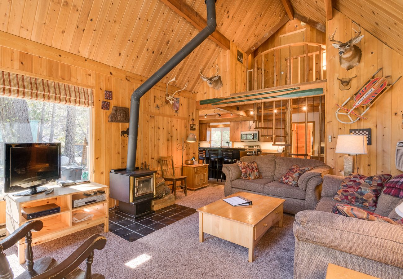 Cabin in Leavenworth - Icicle Riverhaus